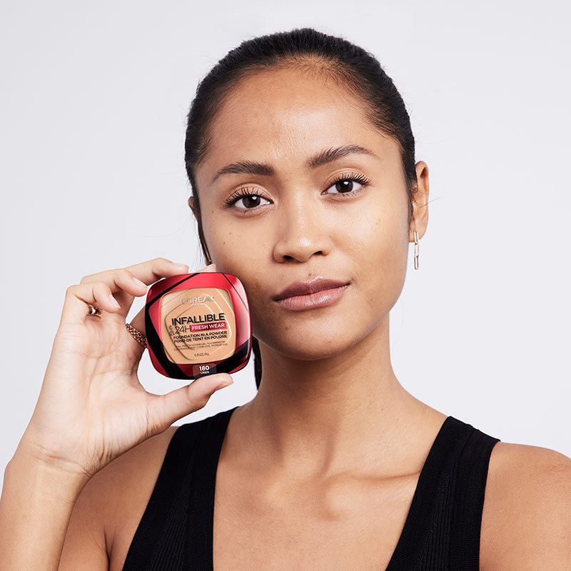 Infallible Foundation In A Powder 3 Model
